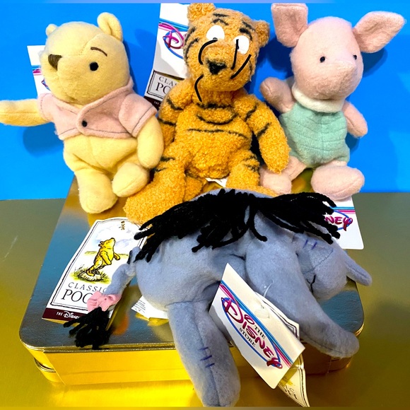 DISNEY STORE NWT VTG 90s CLASSIC WINNIE THE POOH COLLECTION BEAN BAG PLUSH SET